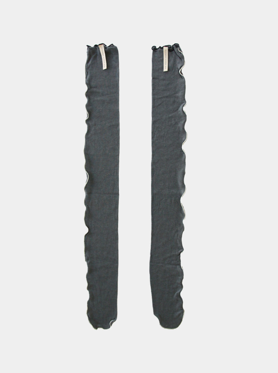 Overlocked long socks [bas x sohn Exclusive] Grey