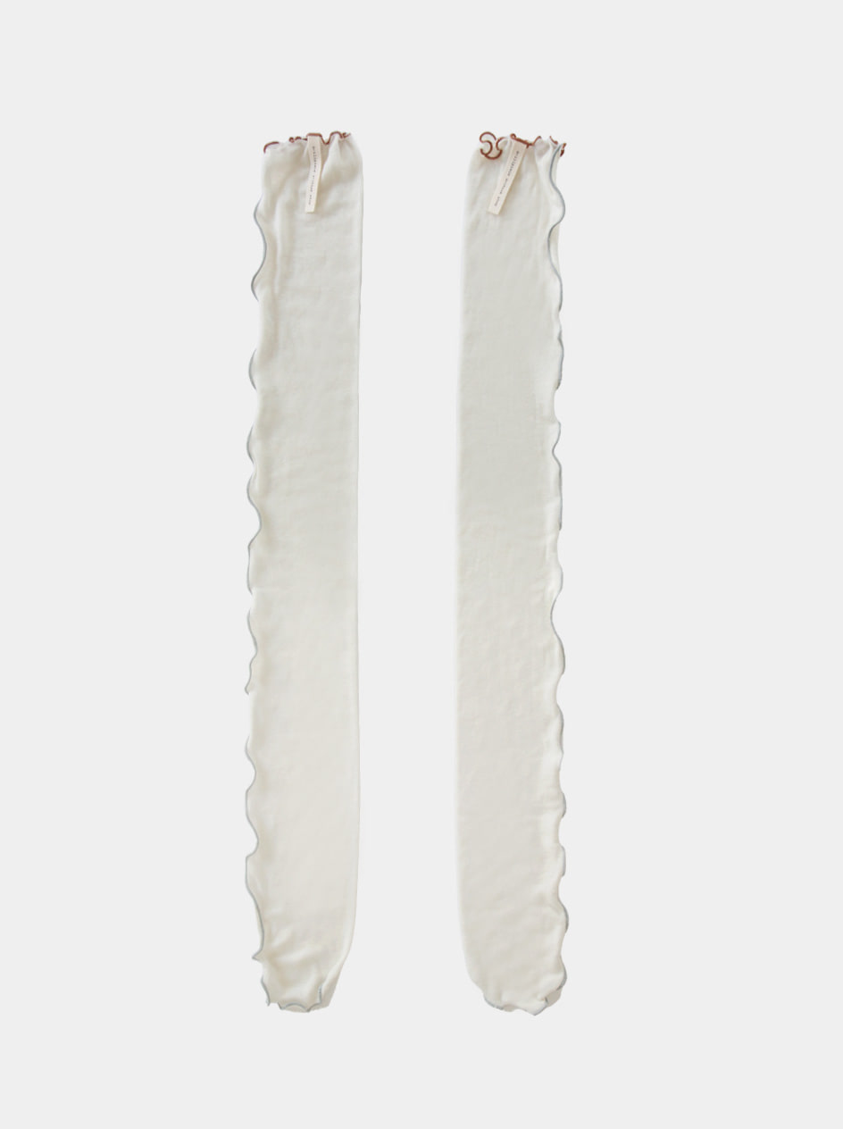 Overlocked long socks [bas x sohn Exclusive] Ivory